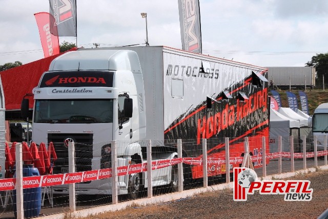 Stands e equipes lotaram o Arena Mix no BR de Motocross