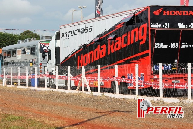 Stands e equipes lotaram o Arena Mix no BR de Motocross