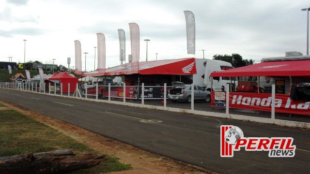Stands e equipes lotaram o Arena Mix no BR de Motocross