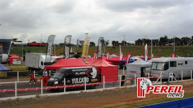 Stands e equipes lotaram o Arena Mix no BR de Motocross