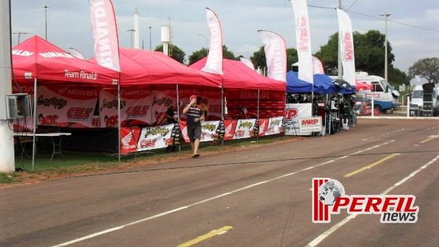 Stands e equipes lotaram o Arena Mix no BR de Motocross