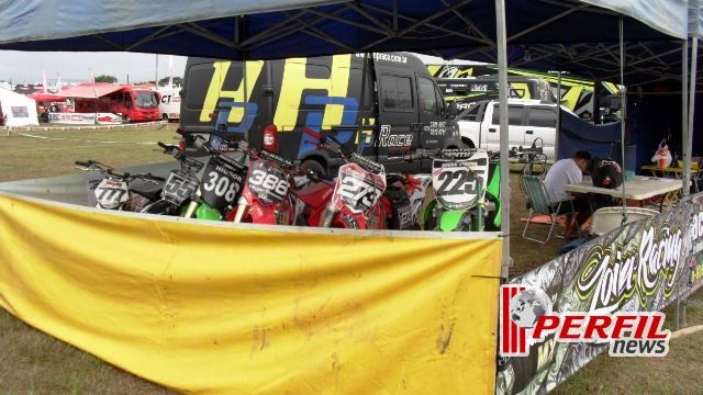 Stands e equipes lotaram o Arena Mix no BR de Motocross