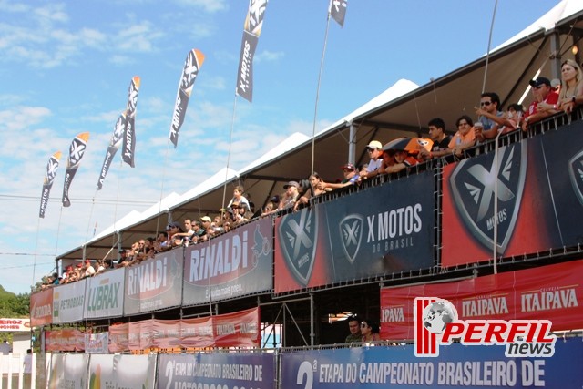 Cerca de 15 mil pessoas prestigiaram BR de Motocross em Três Lagoas Cerca de 15 mil pessoas prestigiaram BR de Motocross em Três Lagoas