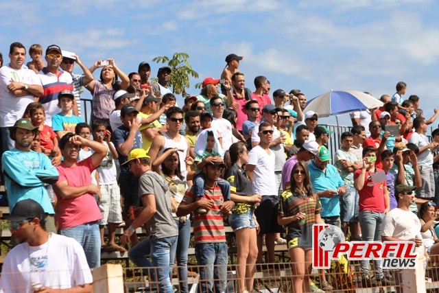 Cerca de 15 mil pessoas prestigiaram BR de Motocross em Três Lagoas Cerca de 15 mil pessoas prestigiaram BR de Motocross em Três Lagoas