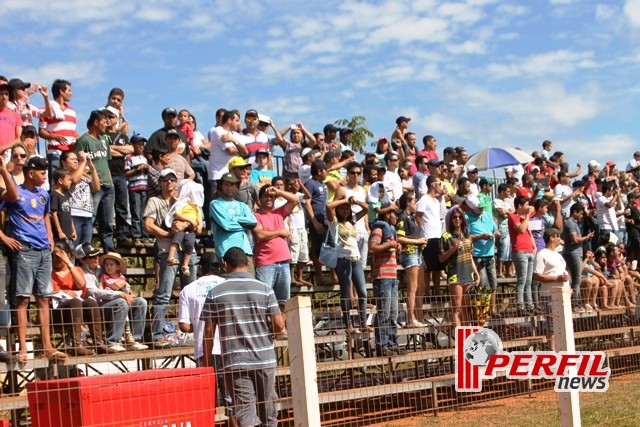 Cerca de 15 mil pessoas prestigiaram BR de Motocross em Três Lagoas Cerca de 15 mil pessoas prestigiaram BR de Motocross em Três Lagoas