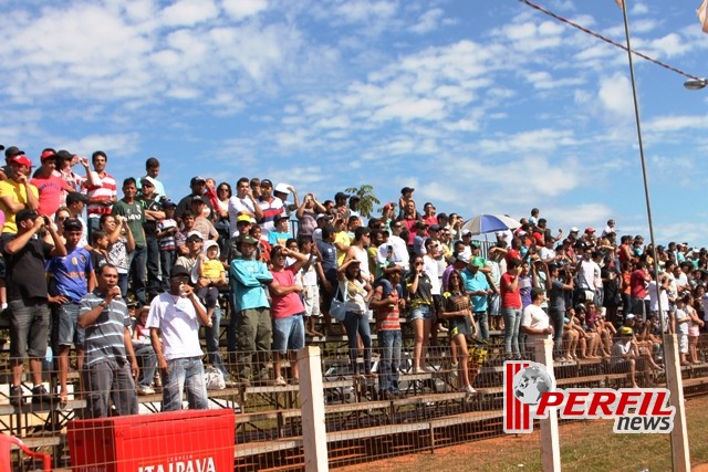 Cerca de 15 mil pessoas prestigiaram BR de Motocross em Três Lagoas Cerca de 15 mil pessoas prestigiaram BR de Motocross em Três Lagoas