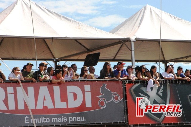 Cerca de 15 mil pessoas prestigiaram BR de Motocross em Três Lagoas Cerca de 15 mil pessoas prestigiaram BR de Motocross em Três Lagoas