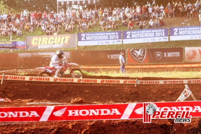 Cerca de 15 mil pessoas prestigiaram BR de Motocross em Três Lagoas Cerca de 15 mil pessoas prestigiaram BR de Motocross em Três Lagoas