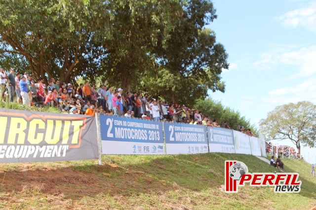 Cerca de 15 mil pessoas prestigiaram BR de Motocross em Três Lagoas Cerca de 15 mil pessoas prestigiaram BR de Motocross em Três Lagoas