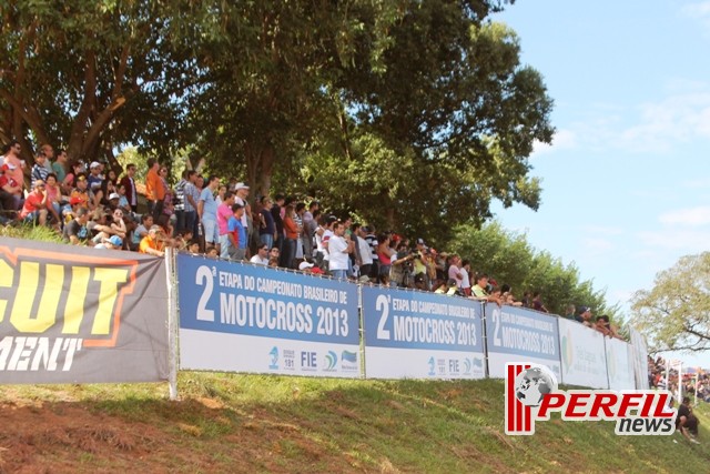 Cerca de 15 mil pessoas prestigiaram BR de Motocross em Três Lagoas Cerca de 15 mil pessoas prestigiaram BR de Motocross em Três Lagoas