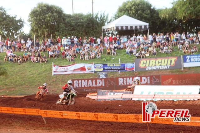 Cerca de 15 mil pessoas prestigiaram BR de Motocross em Três Lagoas Cerca de 15 mil pessoas prestigiaram BR de Motocross em Três Lagoas