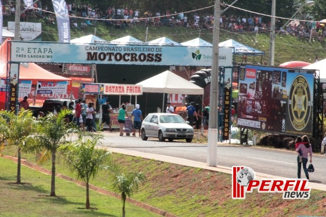 Cerca de 15 mil pessoas prestigiaram BR de Motocross em Três Lagoas Cerca de 15 mil pessoas prestigiaram BR de Motocross em Três Lagoas