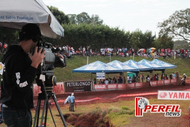 Cerca de 15 mil pessoas prestigiaram BR de Motocross em Três Lagoas Cerca de 15 mil pessoas prestigiaram BR de Motocross em Três Lagoas