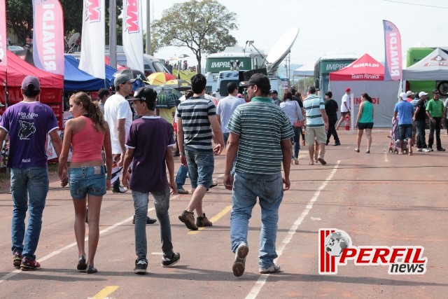 Cerca de 15 mil pessoas prestigiaram BR de Motocross em Três Lagoas Cerca de 15 mil pessoas prestigiaram BR de Motocross em Três Lagoas