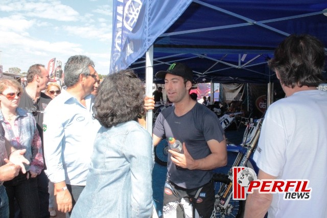 Cerca de 15 mil pessoas prestigiaram BR de Motocross em Três Lagoas Cerca de 15 mil pessoas prestigiaram BR de Motocross em Três Lagoas