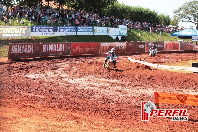 Cerca de 15 mil pessoas prestigiaram BR de Motocross em Três Lagoas Cerca de 15 mil pessoas prestigiaram BR de Motocross em Três Lagoas