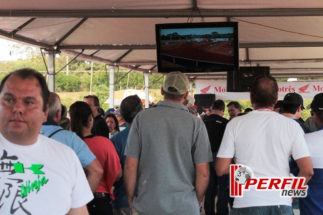 Cerca de 15 mil pessoas prestigiaram BR de Motocross em Três Lagoas Cerca de 15 mil pessoas prestigiaram BR de Motocross em Três Lagoas