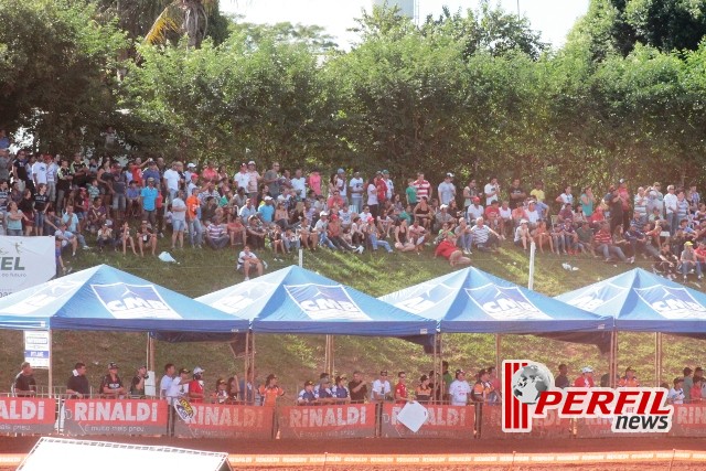 Cerca de 15 mil pessoas prestigiaram BR de Motocross em Três Lagoas Cerca de 15 mil pessoas prestigiaram BR de Motocross em Três Lagoas