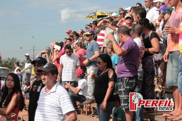 Cerca de 15 mil pessoas prestigiaram BR de Motocross em Três Lagoas Cerca de 15 mil pessoas prestigiaram BR de Motocross em Três Lagoas
