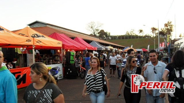 Cerca de 15 mil pessoas prestigiaram BR de Motocross em Três Lagoas Cerca de 15 mil pessoas prestigiaram BR de Motocross em Três Lagoas