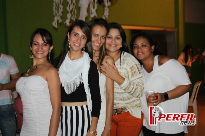 Festa de Flávia Guedes vira a madrugada Festa de Flávia Guedes vira a madrugada