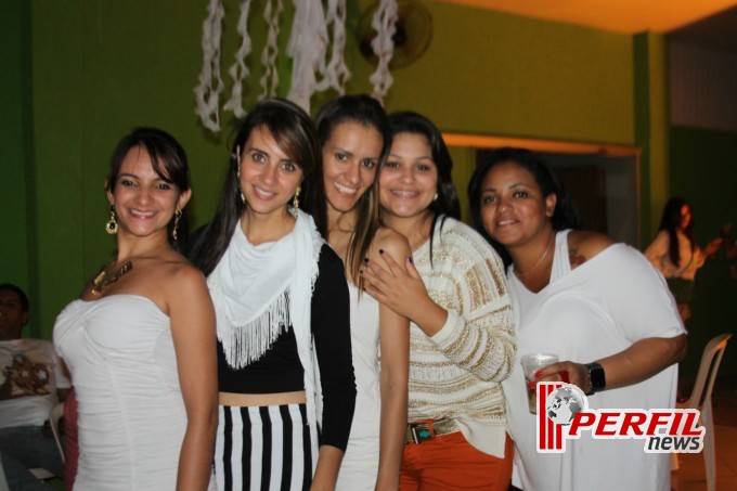 Festa de Flávia Guedes vira a madrugada Festa de Flávia Guedes vira a madrugada