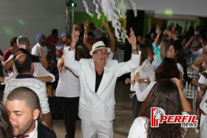 Festa de Flávia Guedes vira a madrugada Festa de Flávia Guedes vira a madrugada