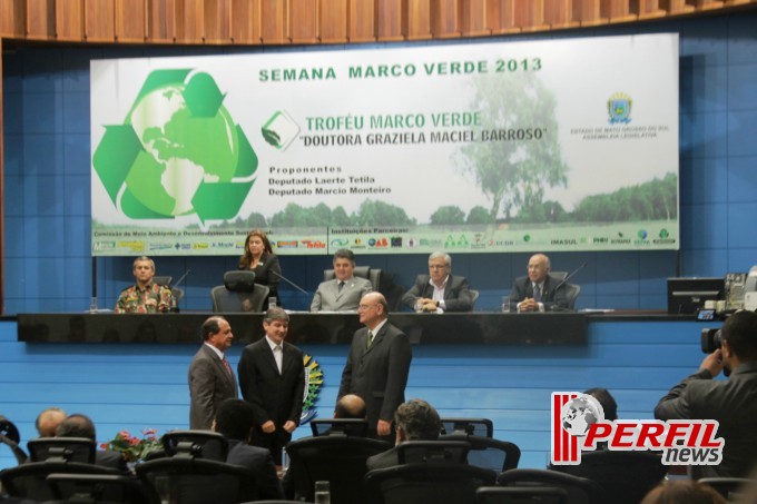 Fibria e Metalfrio recebem troféu Marco Verde