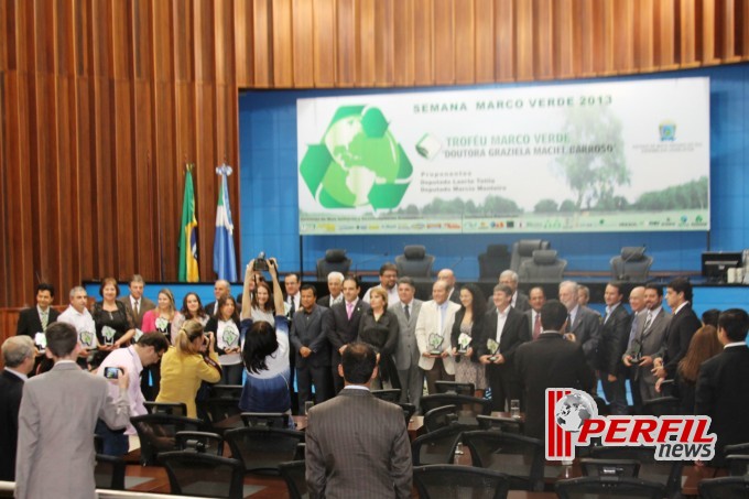 Fibria e Metalfrio recebem troféu Marco Verde