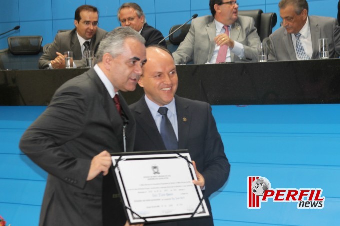 Em noite festiva, juízes e promotores de TL viram cidadãos sul-mato-grossenses