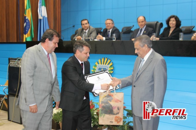 Em noite festiva, juízes e promotores de TL viram cidadãos sul-mato-grossenses