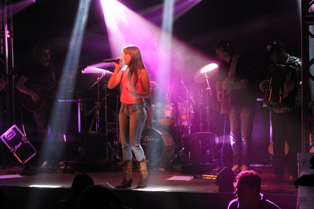 Viracopos Botequim grande show com Amannda