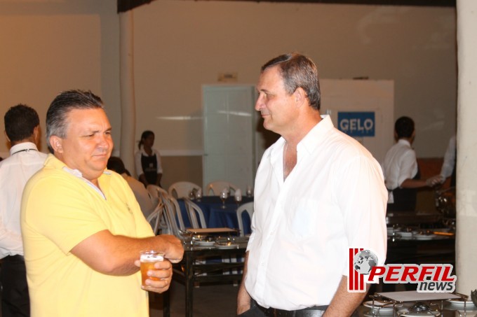 Clientes do Nova Estrela poderão ganhar um Novo Uno em campanha de 45 anos