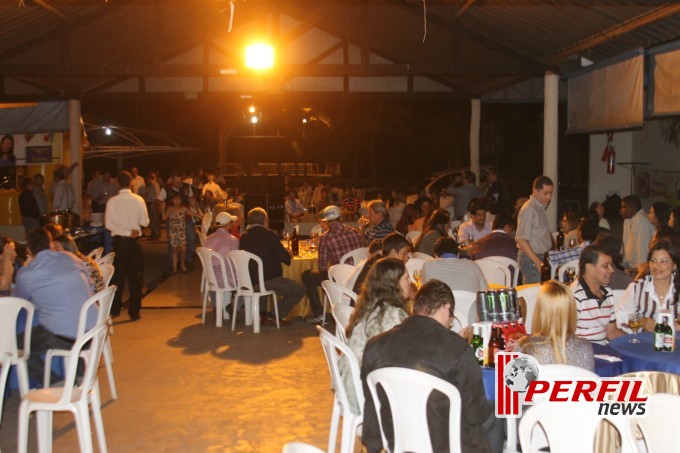 Clientes do Nova Estrela poderão ganhar um Novo Uno em campanha de 45 anos