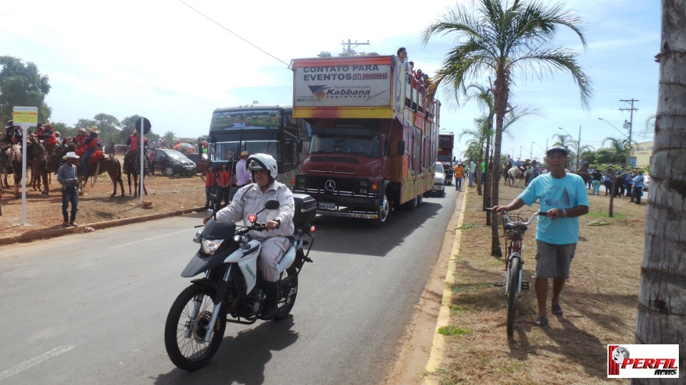 Cavalgada da Associação Cultural Sertaneja atrai 22 comitivas para Três Lagoas