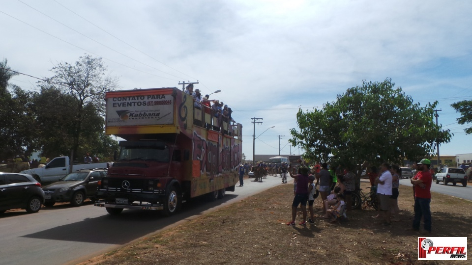 Cavalgada da Associação Cultural Sertaneja atrai 22 comitivas para Três Lagoas