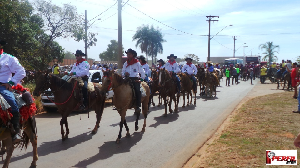 Cavalgada da Associação Cultural Sertaneja atrai 22 comitivas para Três Lagoas