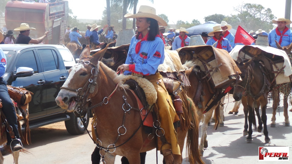 Cavalgada da Associação Cultural Sertaneja atrai 22 comitivas para Três Lagoas