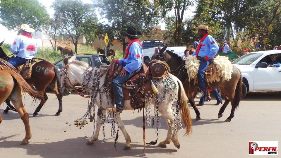 Cavalgada da Associação Cultural Sertaneja atrai 22 comitivas para Três Lagoas