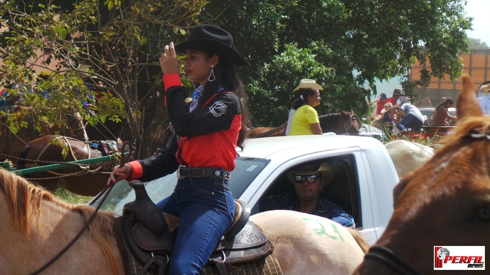 Cavalgada da Associação Cultural Sertaneja atrai 22 comitivas para Três Lagoas