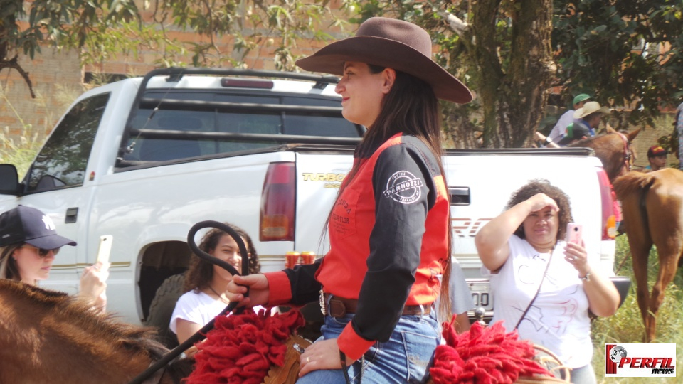 Cavalgada da Associação Cultural Sertaneja atrai 22 comitivas para Três Lagoas