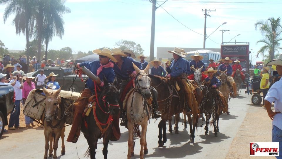 Cavalgada da Associação Cultural Sertaneja atrai 22 comitivas para Três Lagoas