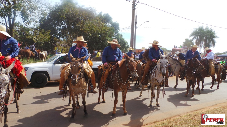 Cavalgada da Associação Cultural Sertaneja atrai 22 comitivas para Três Lagoas