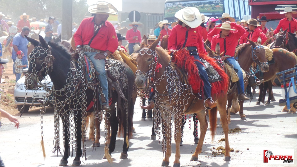 Cavalgada da Associação Cultural Sertaneja atrai 22 comitivas para Três Lagoas