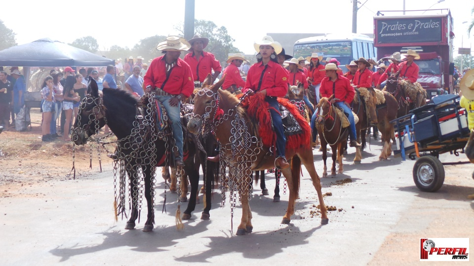 Cavalgada da Associação Cultural Sertaneja atrai 22 comitivas para Três Lagoas