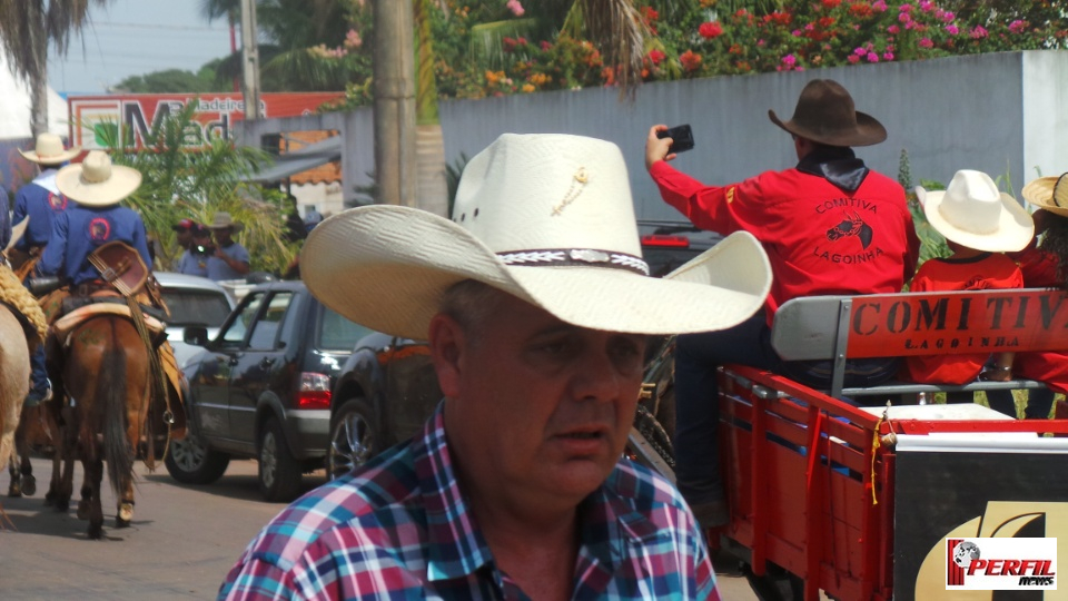 Cavalgada da Associação Cultural Sertaneja atrai 22 comitivas para Três Lagoas