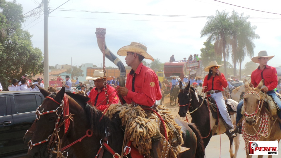 Cavalgada da Associação Cultural Sertaneja atrai 22 comitivas para Três Lagoas