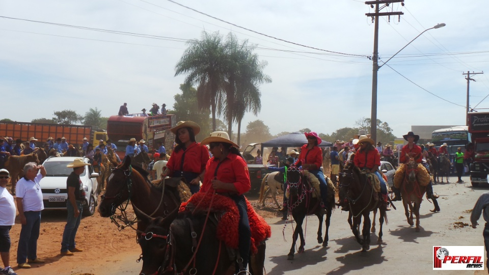 Cavalgada da Associação Cultural Sertaneja atrai 22 comitivas para Três Lagoas