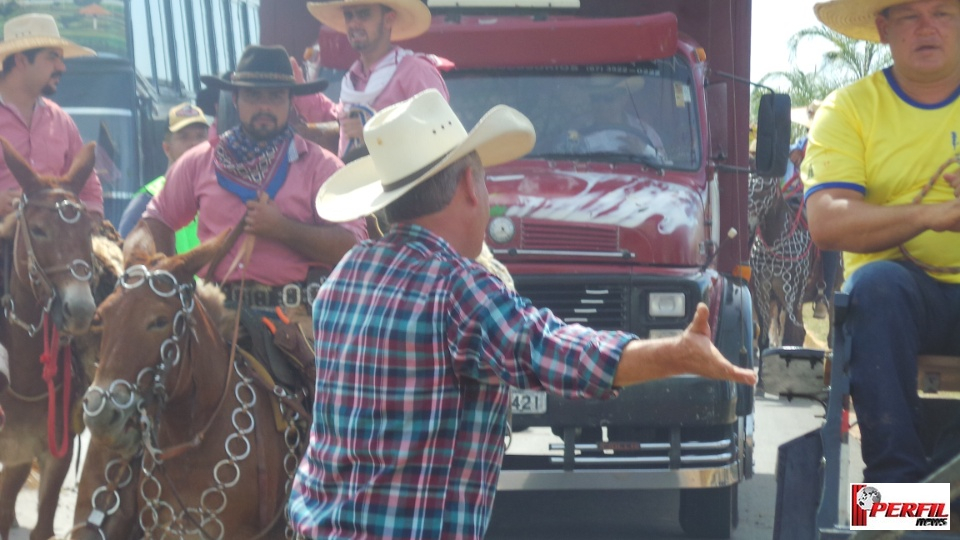 Cavalgada da Associação Cultural Sertaneja atrai 22 comitivas para Três Lagoas