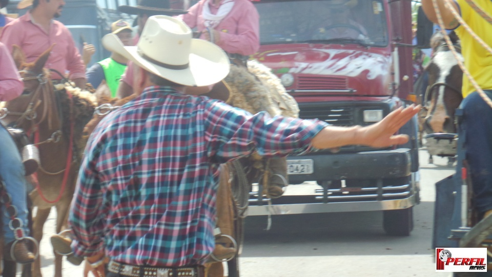 Cavalgada da Associação Cultural Sertaneja atrai 22 comitivas para Três Lagoas